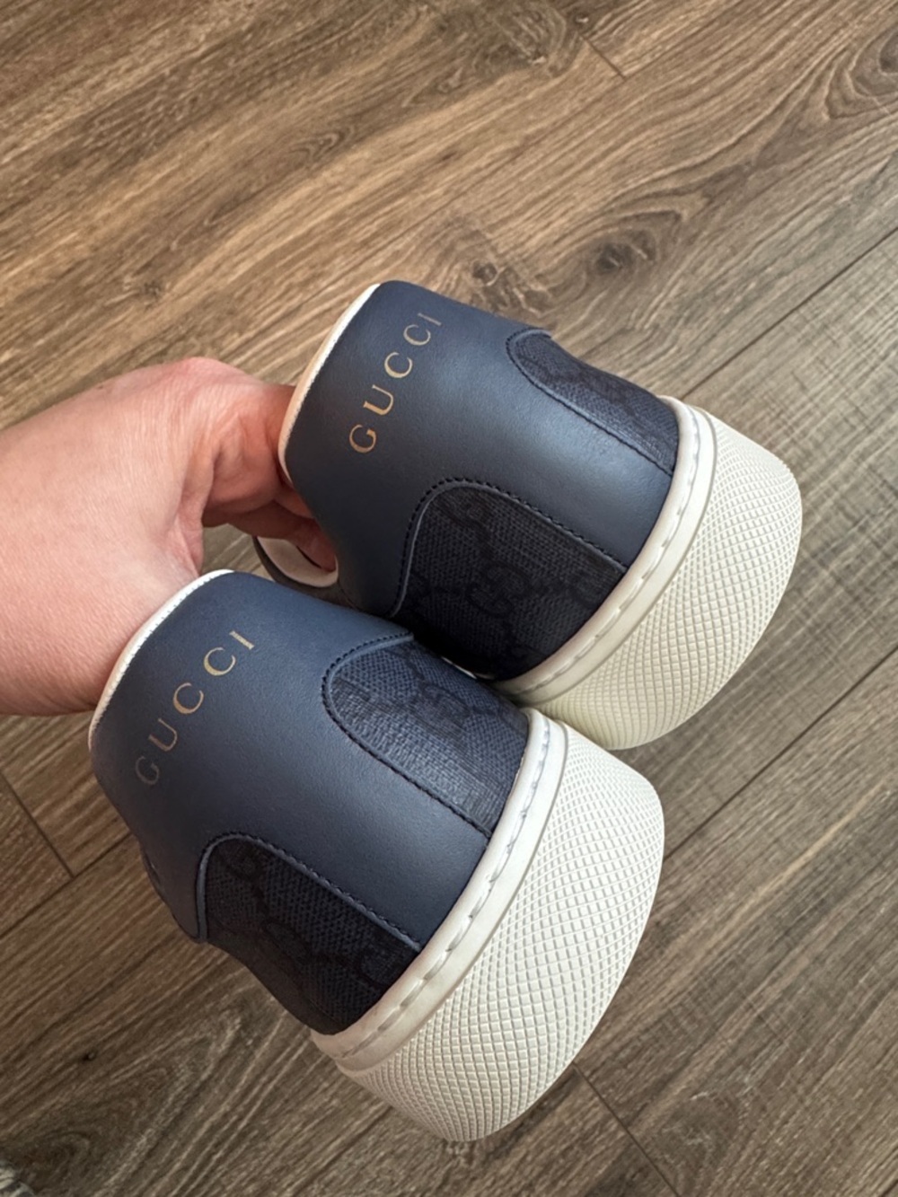 Gucci Navy & Red Web Stripe Low-Top Sneakers - Picture 6 of 10